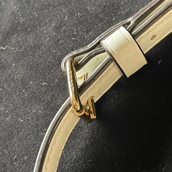 Authentic Coach, white leather adjustable replacement strap Crossbody 50 in - Picture 6 of 6